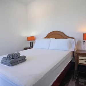 Pequena Samisol , Marbella España